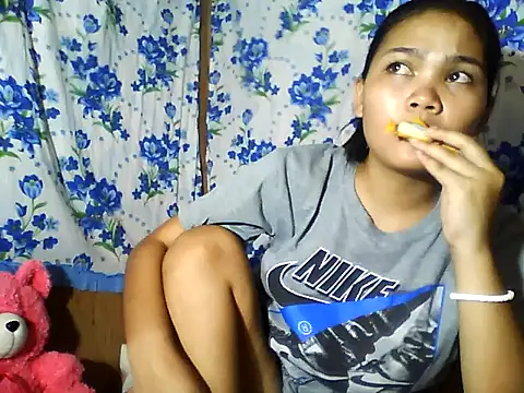 PinaySkinnyJust18 online show from 06.21.26