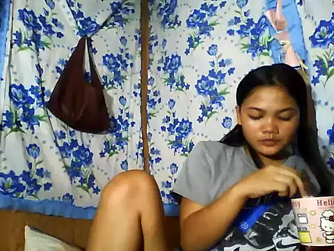 PinaySkinnyJust18 online show from 06.21.26