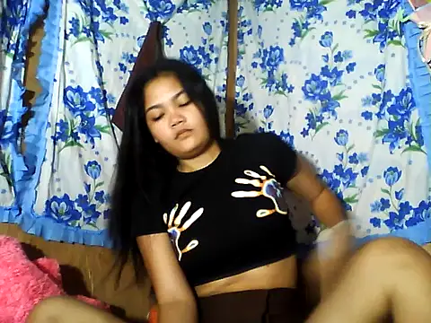 PinaySkinnyJust18 online show from 06.22.26