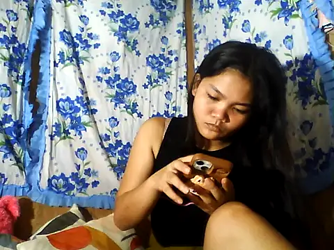 PinaySkinnyJust18 online show from 06.29.26