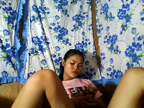 PinaySkinnyJust18 online show from 06.30.26