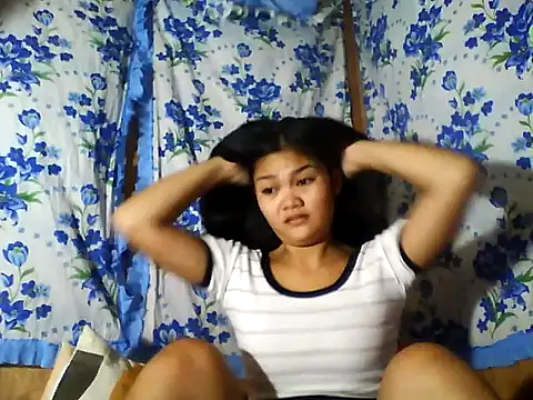 PinaySkinnyJust18 online show from 06.30.26