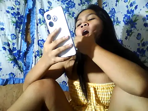 PinaySkinnyJust18 online show from 07.04.26