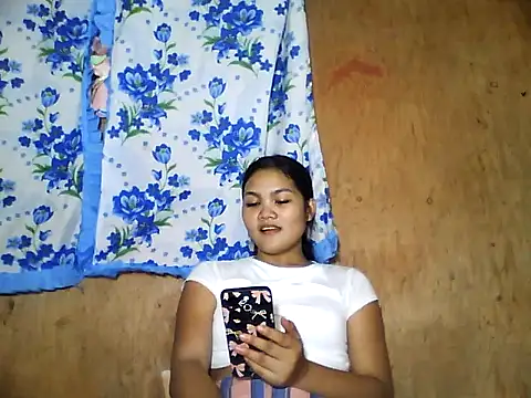 PinaySkinnyJust18 online show from 07.12.26