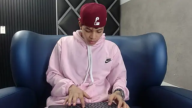 Snapshot of Dogan_Renzo0 chatting on 02.02.26 Dogan Renzo0 online show from 02.02.26