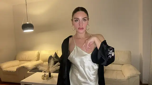 Snapshot of RoxelleSilvara69 chatting on 05.23.26 RoxelleSilvara69 online show from 05.23.26