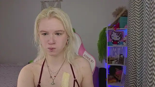 Mia WaterFall online show from 04.23.26