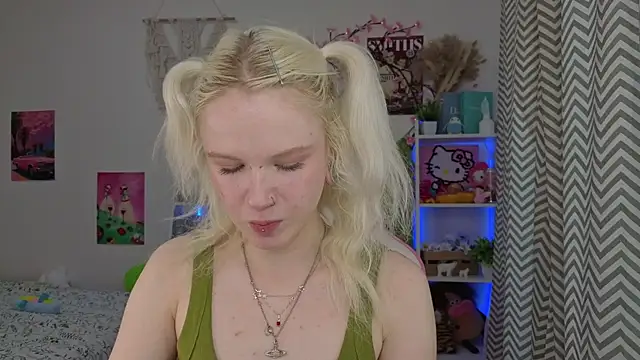 Snapshot of Mia_WaterFall chatting on 05.09.26 Mia WaterFall online show from 05.09.26