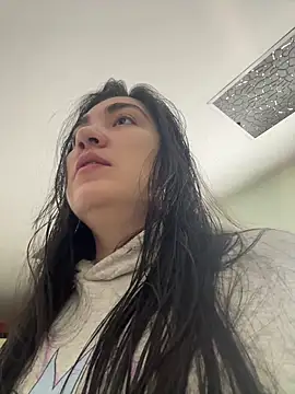 Snapshot of KathiaJenner chatting on 03.08.26 KathiaJenner online show from 03.08.26