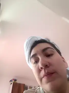 Snapshot of KathiaJenner chatting on 03.10.26 KathiaJenner online show from 03.10.26