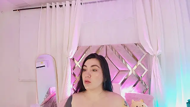 Snapshot of KathiaJenner chatting on 03.15.26 KathiaJenner online show from 03.15.26