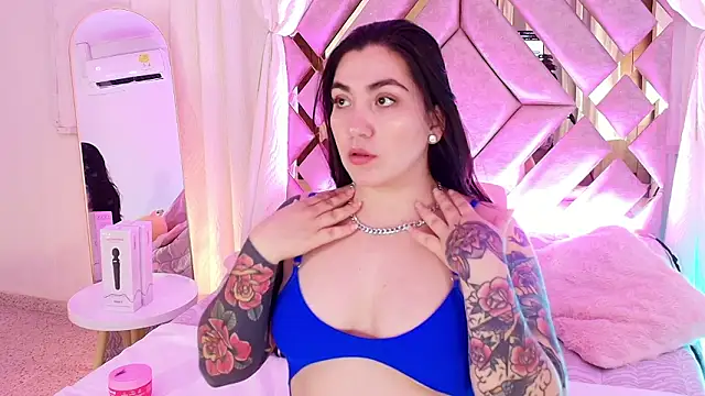 Snapshot of KathiaJenner chatting on 03.16.26 KathiaJenner online show from 03.16.26