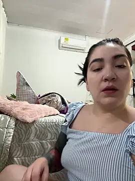 Snapshot of KathiaJenner chatting on 03.21.26 KathiaJenner online show from 03.21.26