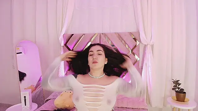 KathiaJenner online show from 04.23.26