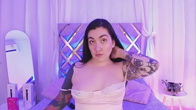 KathiaJenner online show from 06.14.26