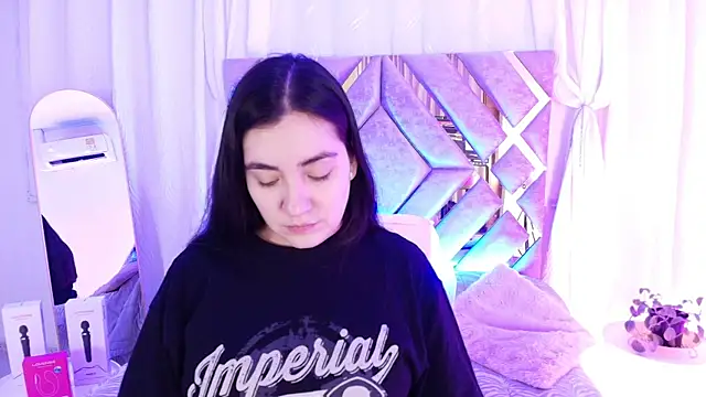 Snapshot of KathiaJenner chatting on 06.26.26 KathiaJenner online show from 06.26.26