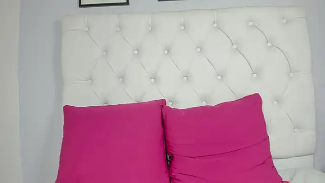 sweett eyes  online show from 03.09.26