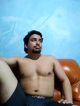 Snapshot of AxelWhitte chatting on 02.13.26 AxelWhitte online show from 02.13.26