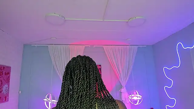 naomi campell online show from 02.16.26