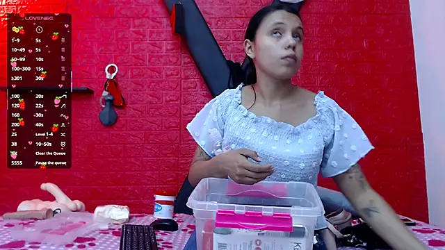 Snapshot of juliette18rose chatting on 02.24.26 juliette18rose online show from 02.24.26