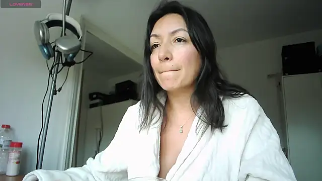 Yulian Milf online show from 06.11.26