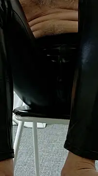 Snapshot of kyuleather chatting on 03.14.26 kyuleather online show from 03.14.26