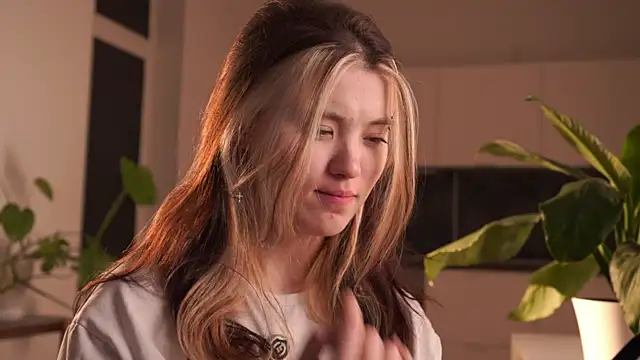 EleniRoeber online show from 03.10.26