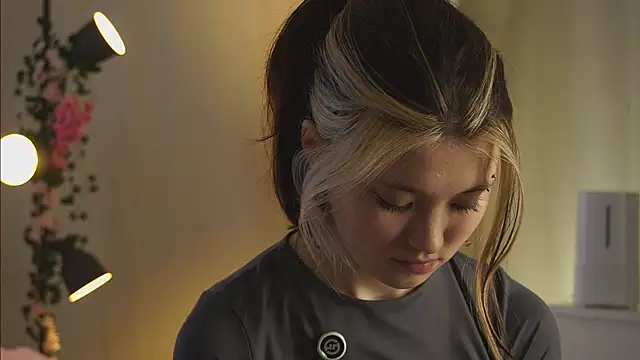 EleniRoeber online show from 03.15.26