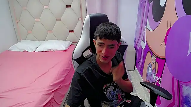 Snapshot of Akyra_latinn chatting on 02.16.26 Akyra latinn online show from 02.16.26