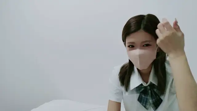 Snapshot of Nanase-Hina chatting on 02.01.26 Nanase-Hina online show from 02.01.26