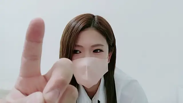 Snapshot of Nanase-Hina chatting on 02.07.26 Nanase-Hina online show from 02.07.26