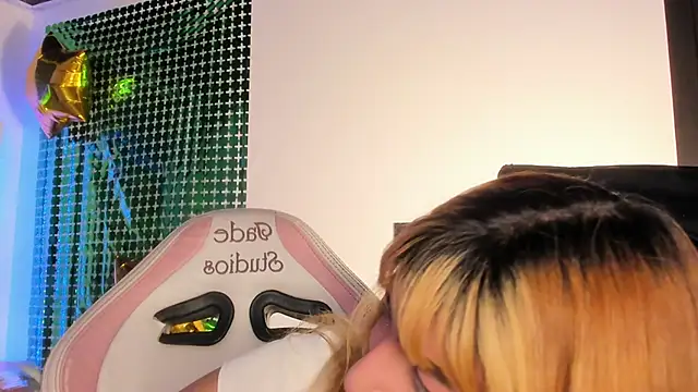 Snapshot of adhalee_js chatting on 03.21.26 adhalee js online show from 03.21.26