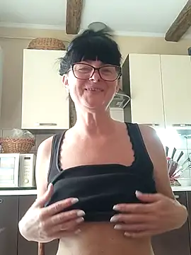 Snapshot of AliceSwan57 chatting on 06.23.26 AliceSwan57 online show from 06.23.26