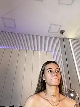 JuliaColemann online show from 02.04.26