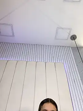 JuliaColemann online show from 03.08.26