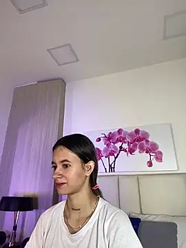 JuliaColemann online show from 06.02.26