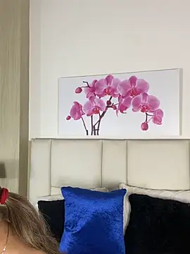 JuliaColemann online show from 06.19.26