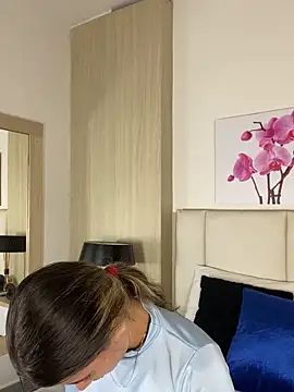 JuliaColemann online show from 06.20.26