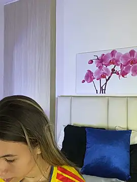 JuliaColemann online show from 06.27.26
