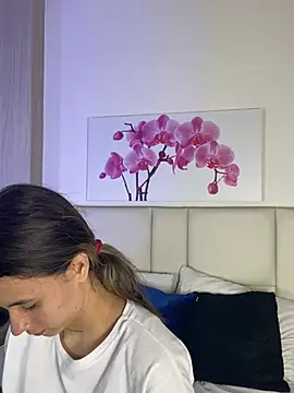 JuliaColemann online show from 07.15.26