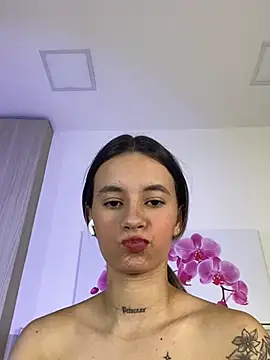 JuliaColemann online show from 07.28.26