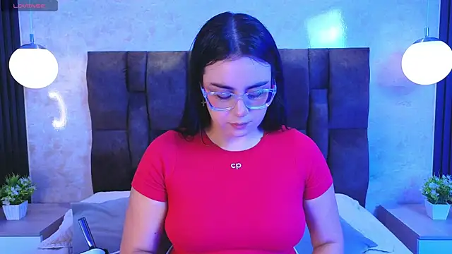 Snapshot of vicky_grey chatting on 06.27.26 vicky grey online show from 06.27.26