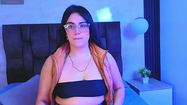 Snapshot of vicky_grey chatting on 07.06.26 vicky grey online show from 07.06.26