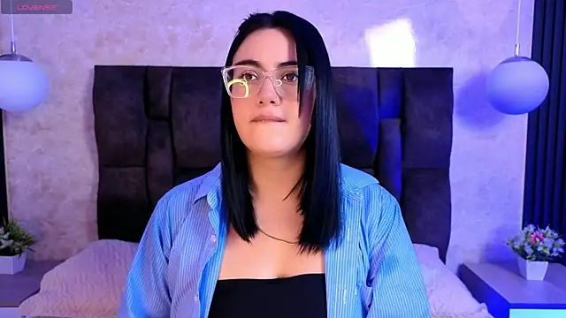 Snapshot of vicky_grey chatting on 07.19.26 vicky grey online show from 07.19.26