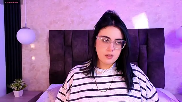 Snapshot of vicky_grey chatting on 07.23.26 vicky grey online show from 07.23.26