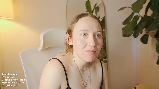 Scarlett NoirMuse online show from 05.06.26