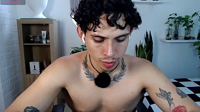 Snapshot of Magnuz_Col chatting on 05.19.26 Magnuz Col online show from 05.19.26