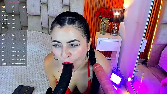 Snapshot of whitney_white_ chatting on 08.05.26 whitney white online show from 08.05.26