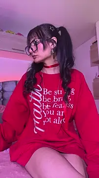 Snapshot of _Lucycherry chatting on 02.18.26 Lucycherry online show from 02.18.26