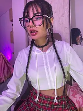 Snapshot of _Lucycherry chatting on 03.19.26 Lucycherry online show from 03.19.26